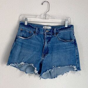 Abercrombie & Fitch The 4” Mom Denim Short